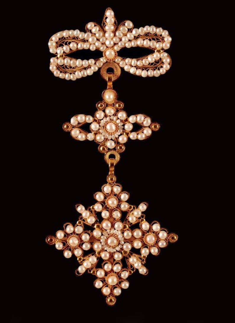 Filigree Cross Pendant. Cross in 18K Yellow Gold and Seed Pearls. Classic and unique jewel. Handmade pendant. Luis Méndez Artesanos. Spain. image 1