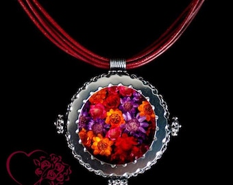 Precious necklace from the Gardens Collection - The power of beauty. Unique and special jewelry. Handmade by Luis Méndez Artesanos. Spain.