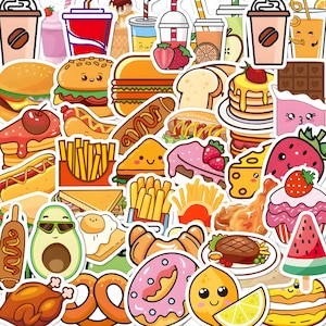 Puede incluir: Una colección de pegatinas de comida coloridas con varios elementos como hamburguesas, patatas fritas, perritos calientes, sándwiches y postres. Las pegatinas incluyen bebidas, pasteles y frutas, todas con un diseño de dibujos animados. El tema general es la comida rápida y los aperitivos.