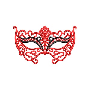 Op de afbeelding: Een rood en zwart geborduurd masker voor een gemaskerd bal met ingewikkelde krullen en hartvormige details. Het masker heeft zwarte accenten rond de ogen en een decoratief bovenstuk, perfect voor een kostuum.