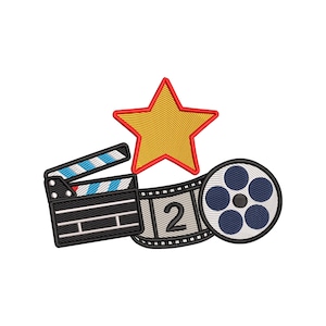 Könnte beinhalten: Gesticktes Design mit einem goldenen Stern mit rotem Umriss, einer schwarzen Filmklappe mit blau-weißen Streifen und einer Filmrolle mit der Zahl 2. Die Filmrolle ist schwarz mit blauen Kreisen.