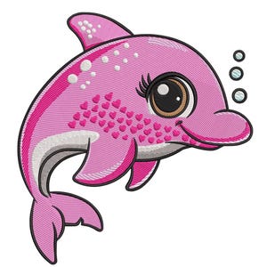 Puede incluir: Un delfín rosa bordado con una expresión sonriente y grandes ojos marrones. El delfín tiene un patrón de corazones y detalles de burbujas blancas. El diseño está sobre un fondo blanco.