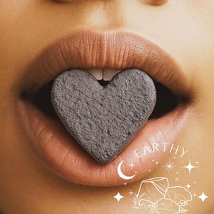 Corazones negros de frutos secos - Dulces indios de arcilla ahumada