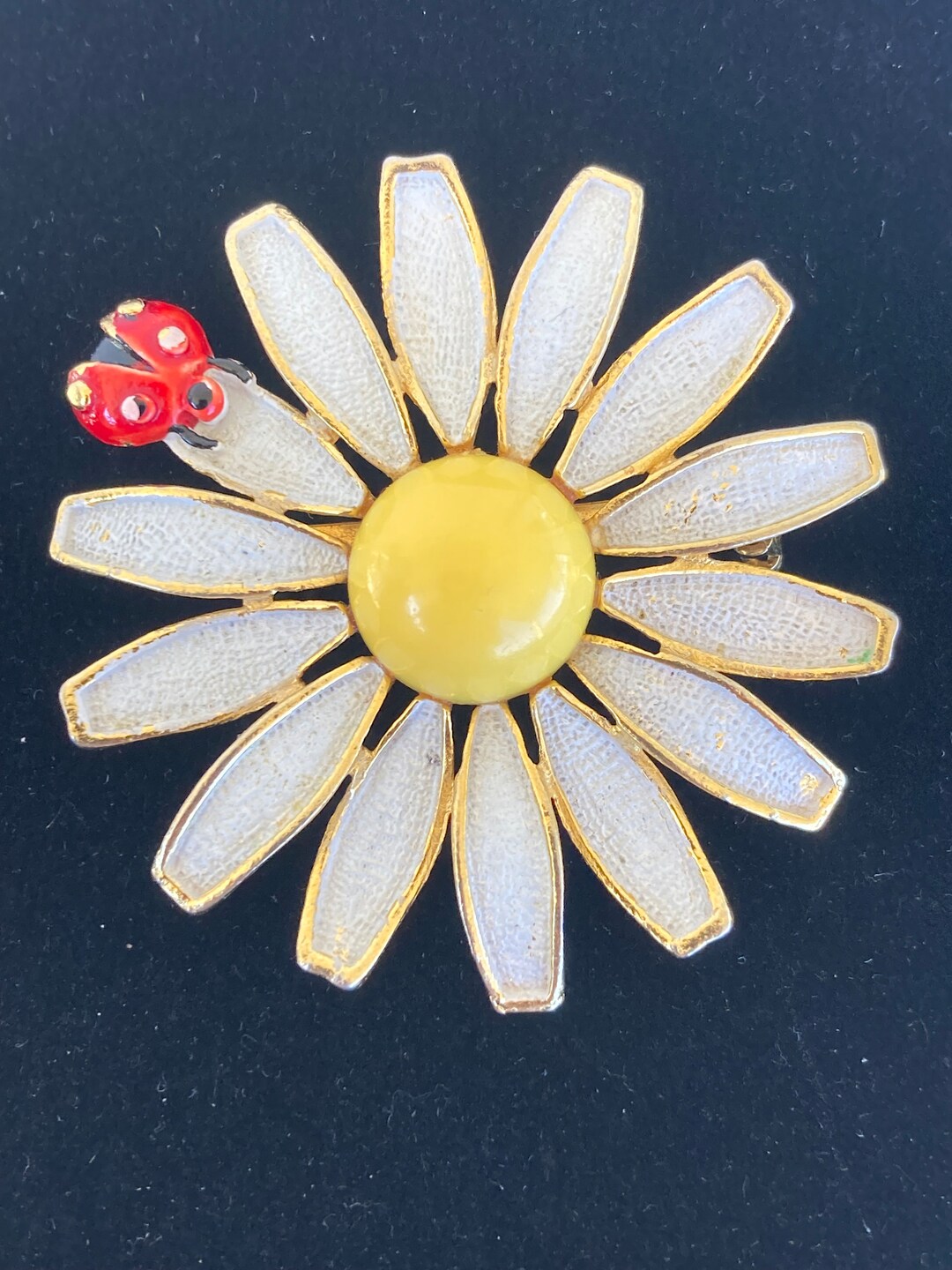Vintage Weiss Daisy With Ladybug Brooch - Etsy