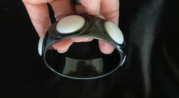 Vintage wide glossy black bangle with raised whit… - image 1