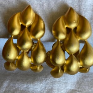 Orecchini pendenti in oro giallo 10K, piccoli orecchini a goccia, orecchini a goccia in oro, orecchini cavi in oro, orecchini gonfi in oro, regalo per lei, 12 mm x 7 mm - Italia