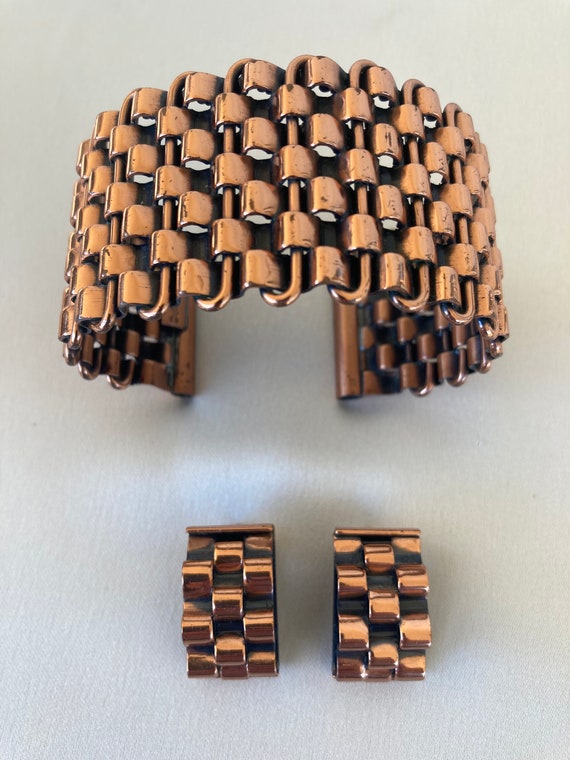 Renoir basket weave copper cuff and clip-on earri… - image 2