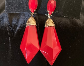 Vintage red Lewis Segal clip on earrings ~ faceted lucite dangles ~ California designer