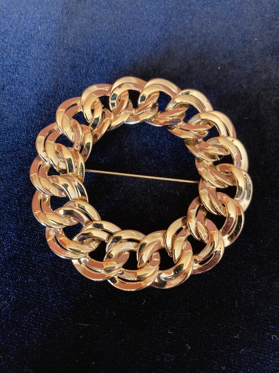 Monet gold tone chain circle brooch - gold plated 