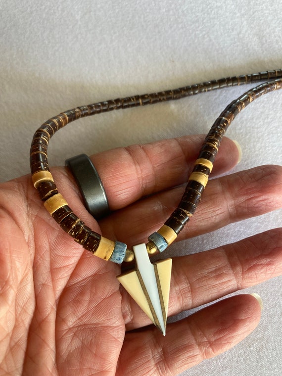 Vintage coconut shell, bone and coral bead neckla… - image 5