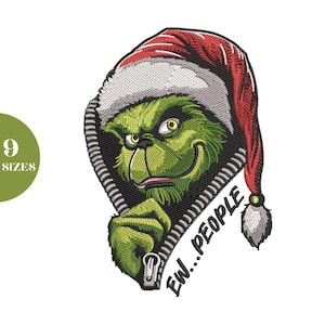 Peut inclure: Motif brodé du Grinch portant un bonnet de Père Noël et une veste zippée. Le Grinch est vert avec des yeux jaunes et un sourire narquois. Le texte "EW..PEOPLE" est brodé sur la veste.