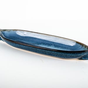 Denby England Plat de service en grès à longue feuille, plateau de 14 po., glaçure bleue