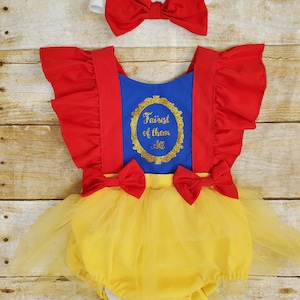 Princess Snow White baby romper.  Snow White Baby Halloween costume. Princess baby outfit. Snow White baby dress.