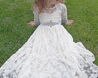 Ivory flower girl lace dress.  Rustic, Vintage dress, birthday, wedding dress, Cream country flower girl dress, long sleeves, Sash  2-5 yrs