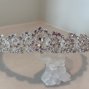 Silver Crystal Wedding Tiara, Princess Bridal Crown, Classic Crown, Bridal Headpiece, Rhinestone Special Occasion Tiara, Quineanera Crown