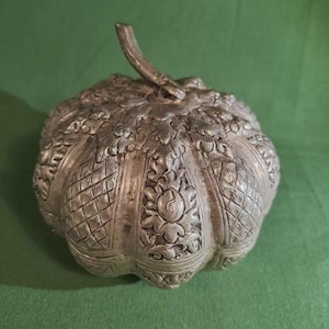 Antique Pumpkin Shaped Betel Box Silver Handcrafted Thailand Ethnic