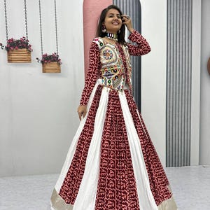 dandiya dress for ladies Chania Choli Set Traditional Garba Dandiya Dance Costume