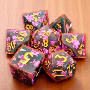 Pink Flower Dice Set: Floral Polyhedral Resin Dice for DnD