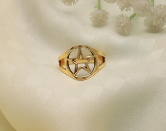 Gold Pentagram Star Signet Ring – Minimalist Celestial Cut-Out Band – Dainty Five-Point Star Statement Ring for Women & Men