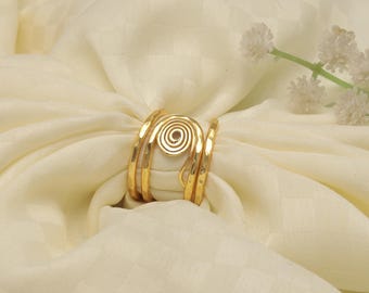 Modern Gold Spiral Ring | Adjustable Coil Statement Jewellery | Hammered Brass Wrap Ring | Unique Minimalist Gift for Her