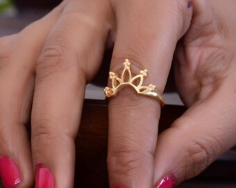 Anello corona, anello regina, anello principessa, anello importante, regalo unico per lei, anello in ottone regolabile, anello tiara, anello placcato oro, regalo per la mamma,