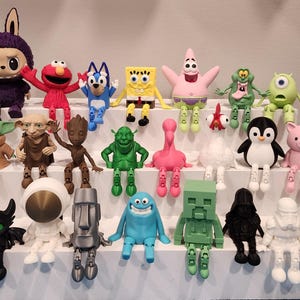 Computer Monitor Buddy Figurines– Articulated Dangling Leg Desk Characters, Cartoon Inspired Monitor Toppers, Office Decor Gift (Set 2)