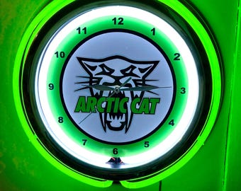 Arctic Cat Snowmobile Racing Garage Bar Man Cave Green Neon Style LED Retro Wall Clock Advertising Sign