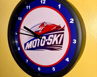 Moto Esquí Moto de nieve Máquina de nieve Garaje Cueva del hombre Bar Publicidad Reloj de pared Letrero