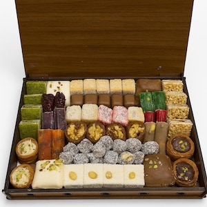 Luxury Turkish Delight & Sweets Gift Box – Gourmet Assorted Lokum with Pistachio, Rose, Coconut, Chocolate – Handmade from Turkey
