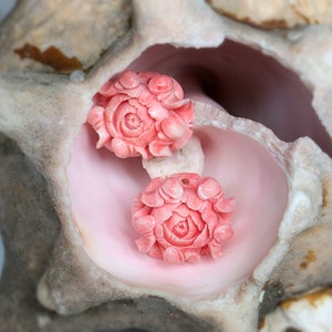 Wholesale! 1 Pair Pink Conch Shell (Made Of Powder Of Shell, Color Is Enhanced ) Flower Earring Beads, 23x19x12mm, 8.6g