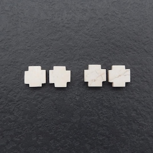 2 paires de cabochons en howlite sculptés en forme de croix (peuvent être percés), fabrication de bijoux DIY, 11 x 11 x 3 mm, 3,3 g - E29678