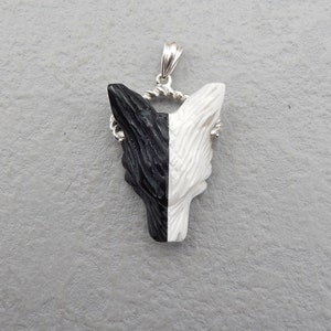 Gesneden howliet en obsidiaan intarsia edelsteen wolfskop 925 zilveren ketting met gesp, 34 x 25 x 13 mm, 17 g - JM105