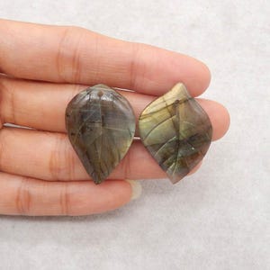 2PCS Hand Carved Natural Flash Labradorite Leaf Gemstone Pendant Beads, Gemstone For Jewelry DIY Making, 33x22x7mm, 33x23x6mm, 12.4g - M938