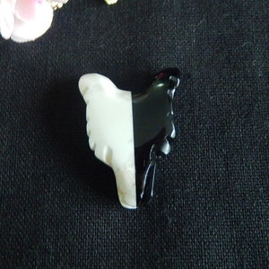 Handmade Carved Howlite And Obsidian Intarsia Gemstone Wolf Pendant Bead, Popular Wolf Head Pendant, 35x25x12mm, 10.5g image 9