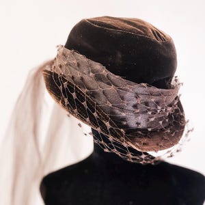 Vintage Lord and Taylor Beige Wool Cloche Hat with Decorative Loops Lord & Taylor Hats for Women on Sale up to 90% Off: Poshmark main image 4