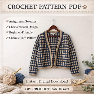 Könnte beinhalten: Ein blau-beiger Häkelcardigan mit Rautenmuster hängt an einem Holzbügel. Das Bild enthält den Text "CROCHET PATTERN PDF" und "Instant Digital Download DIY CROCHET CARDIGAN". Das Muster ist für einen Amigurumi-Pullover und ist anfängerfreundlich.