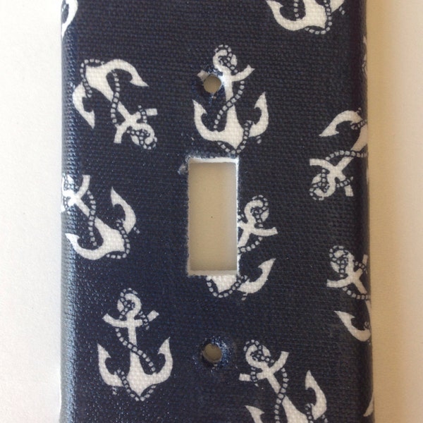 Navy Blue and White Anchors and Rope Light Switch Plate Cover / Nautical Bedroom Decor / Nautical Nursery Decor / Beach Bathroom Decor