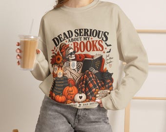 Halloween-Sweatshirt für Bücherwürmer, gruseliger Lesepullover mit Rundhalsausschnitt, Skelett-Leser-Shirt, herbstliches Geschenk für Bücherfreunde