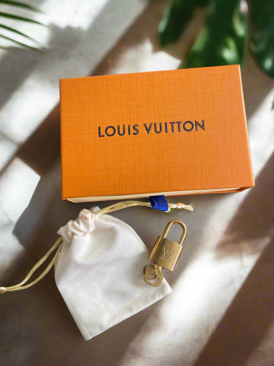 Louis vuitton mickey keychain - Etsy 日本