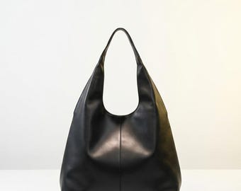 Weiche Echtleder Hobo Bag: Elegante minimalistische Schultertasche