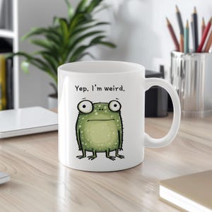 Tazza con rana, tazza da caffè in ceramica disegnata a mano, tazza da tè con anfibio unica, tazza con citazione &quot;Yep I&#39;m Weird Frog&quot;, regalo divertente per gli amanti degli animali, novità