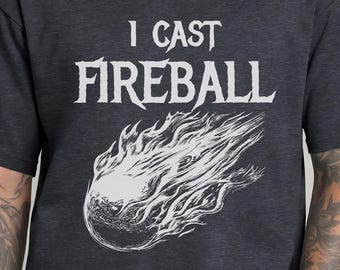 Maglietta da mago di D&D: "I Cast Fireball", maglietta TTRPG per Game Master e amanti dei Critical Role