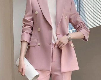 Traje de mujer cruzado: corte ajustado, rosa melocotón - conjunto de dos piezas a medida