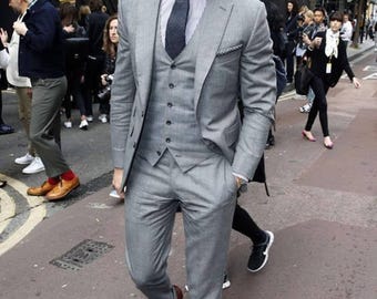 Abito grigio chiaro slim fit: completo da uomo a tre pezzi