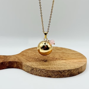 Gold-plated pregnancy bola with customizable natural stones, gift for expectant mothers, pregnant woman necklace