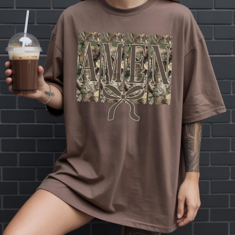 Pinselstrich-Tarnmuster Amen (PNG), Religiöses T-Shirt (PNG), Verspieltes christliches Sublimationsdesign, Retro-Jagdmotiv (PNG), Trendiges PNG-Design, T-Shirt-Design Bild 4
