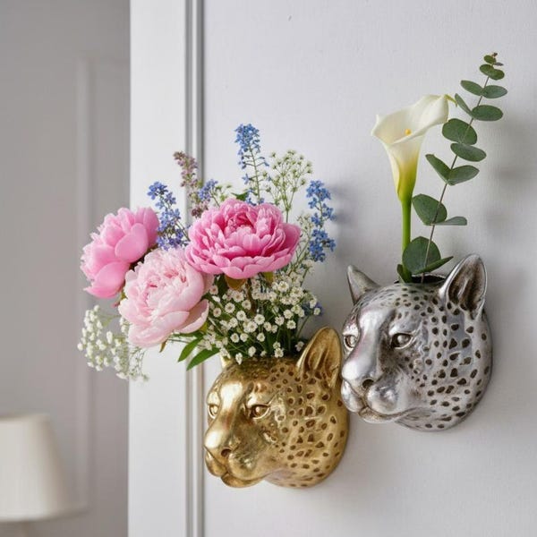 Leopard väggplanter, metallpräglad vas med djurhuvud, vägghängande djurgrytlapp, modern djungelväggdekor