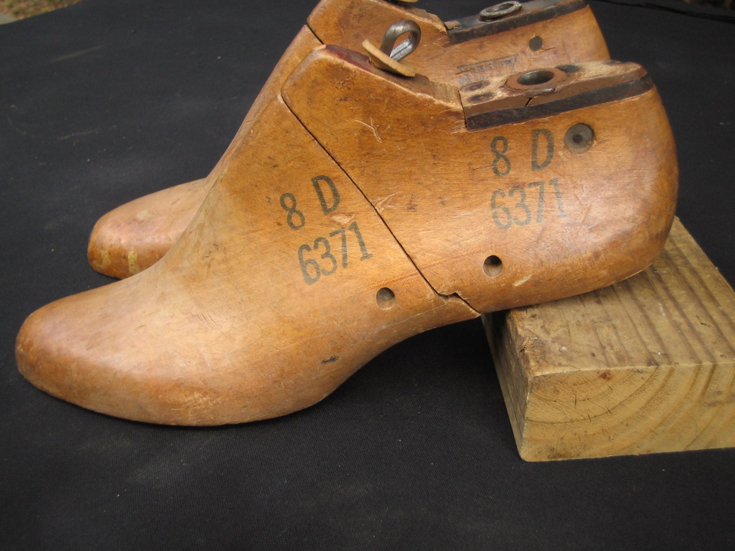 Shoe Lasts for sale Only 2 left at 75