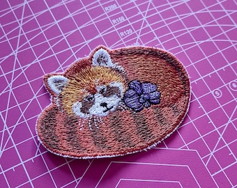 Red Panda Patch | Embroidered Animal Patch | Iron-On & Sew-On | Cute Patch | 9cm x 6.5cm