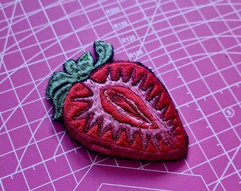 Cut Strawberry Patch, Realistic Fruit Iron-On, Sew-On Patch, Cottagecore Aesthetic, Gardener Gift, Foodie Gift, Strawberry Lover